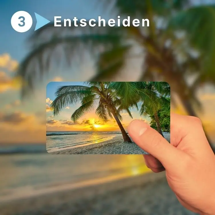 Entdeckerkarten Entscheidung – gezogene Karte mit Strandmotiv steht für spontanes Reisen und bewusste Auswahl